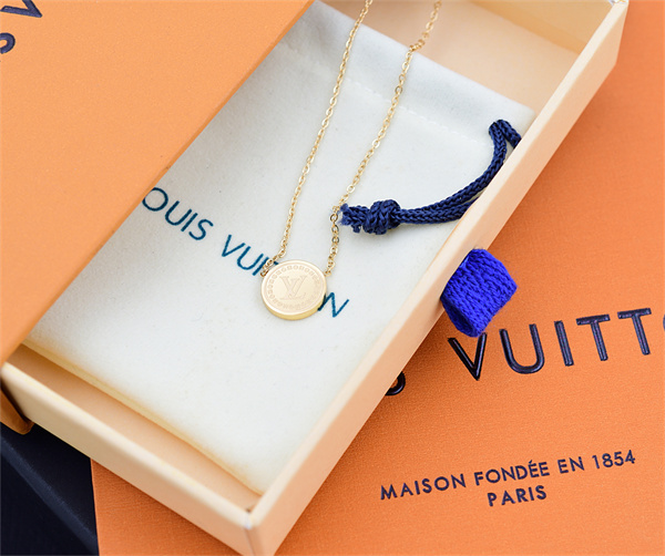 LV Necklace 010